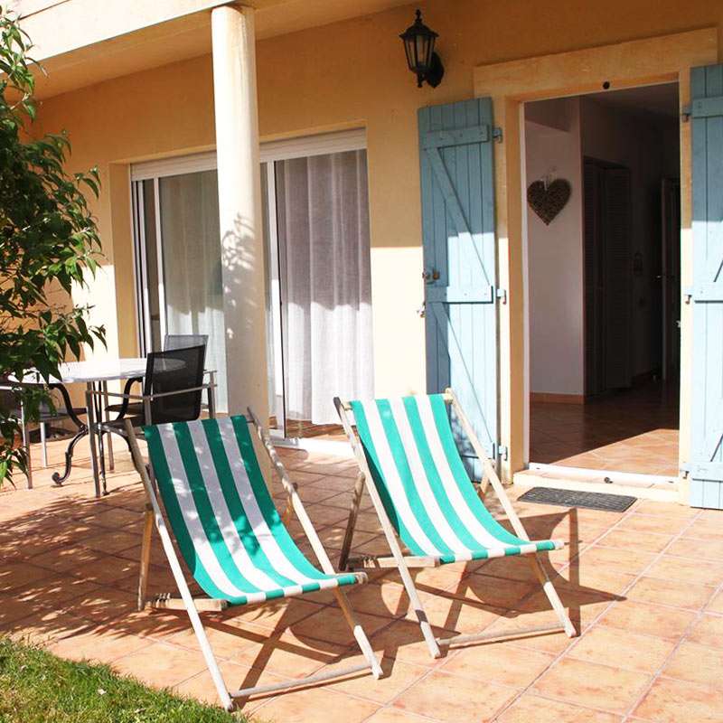 maison-olea-dordogne-la-terrasse-du-studio-800x800 La terrasse du studio